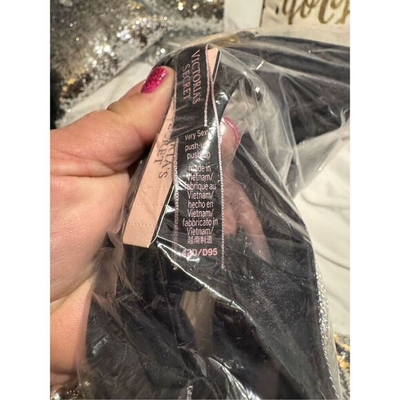 Nwt 42D victorias secret VS shine cradle bling black push up bra - Picture 2 of 4